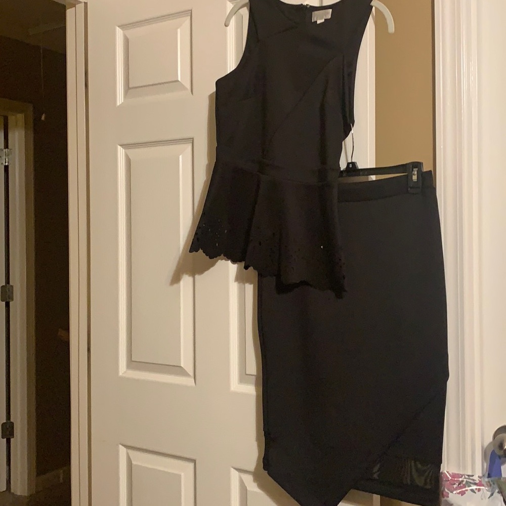 Top is Small, Skirt is Mefium